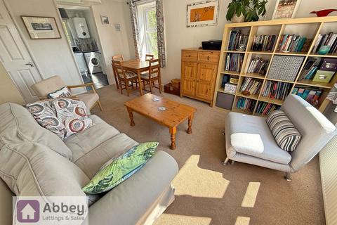 77 Glaisdale Close, Leicester, LE4 0RQ