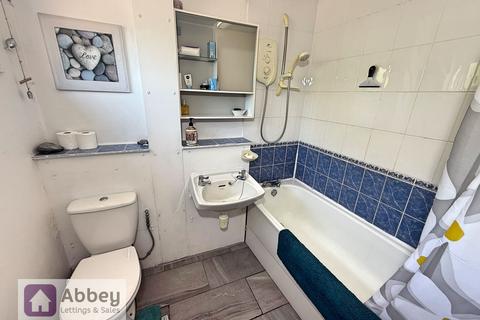 77 Glaisdale Close, Leicester, LE4 0RQ
