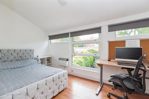 3 Over Minnis, New Ash Green, Longfield, DA3 8JA