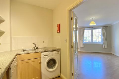 1 bedroom retirement property for sale, Knightsbridge Court, Parsonage Lane, Brighouse