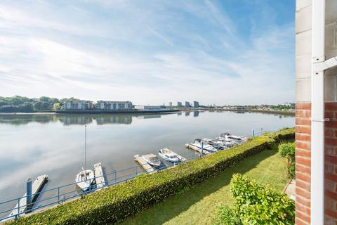 2 bedroom flat for sale, Horseshoe Bridge, St Denys, Southampton, Hampshire, SO17