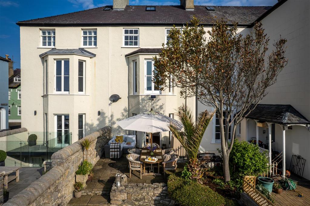 Exterior - 2 Bulkeley Terrace, Beaumaris-6.jpg