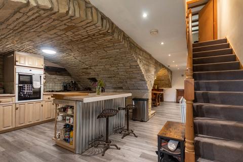 2 Aire View, Sandbeds, Keighley, BD20 5LH