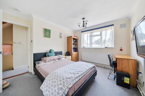 23 Redcar Close, Northolt, UB5 4EJ