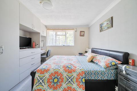 23 Redcar Close, Northolt, UB5 4EJ