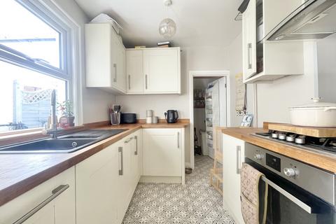 28 Cowick Road, Exeter, EX2 9BE