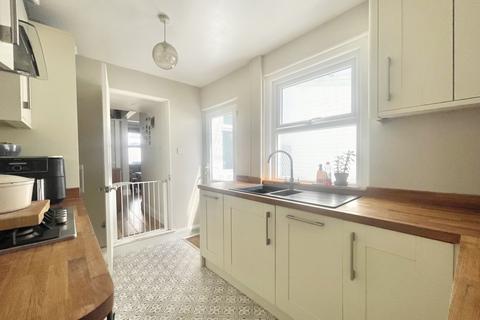 28 Cowick Road, Exeter, EX2 9BE