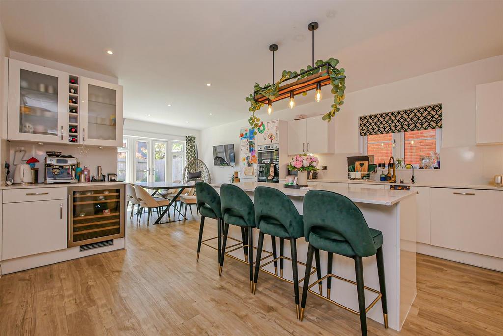 Kitchen/Breakfast Room