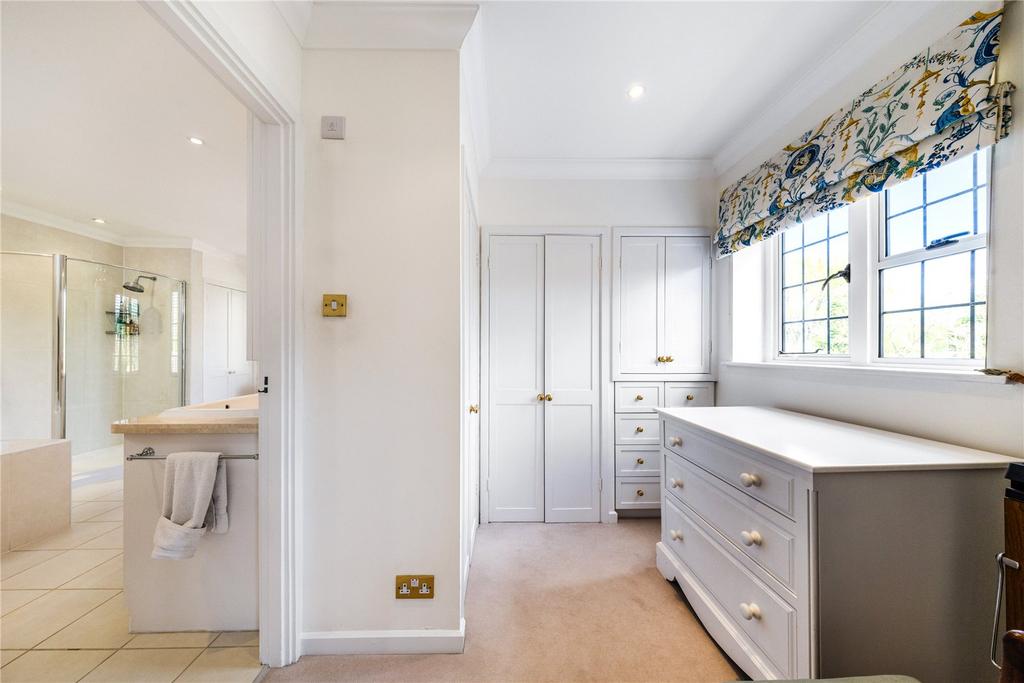 Bathroom/Dressing