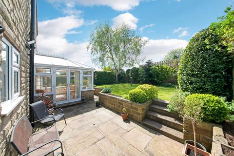 4 bedroom detached house for sale, Helted Way, Almondbury, HD5