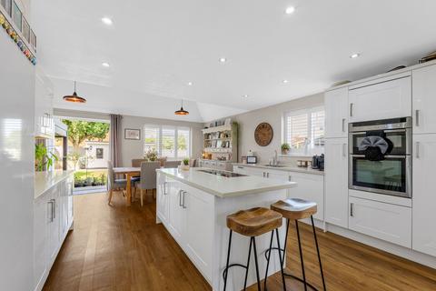 42 Oak Road, Caterham, CR3 5TS