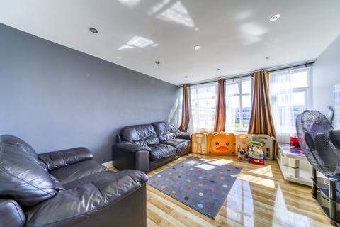 8 Shropshire Close, Mitcham, CR4 1XW