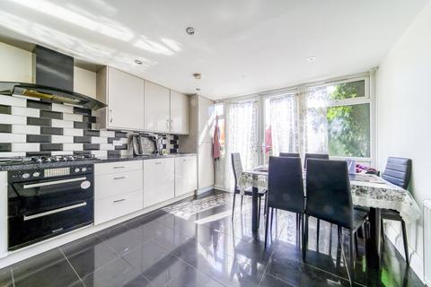 8 Shropshire Close, Mitcham, CR4 1XW