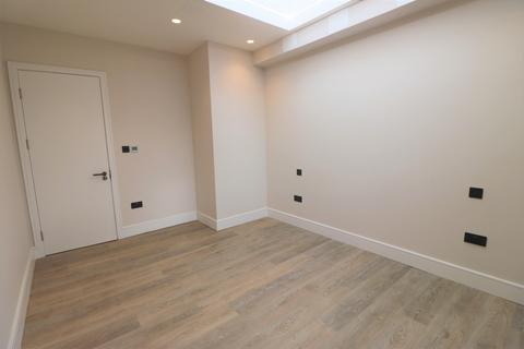 2 bedroom flat to rent, Bermondsey, London SE16