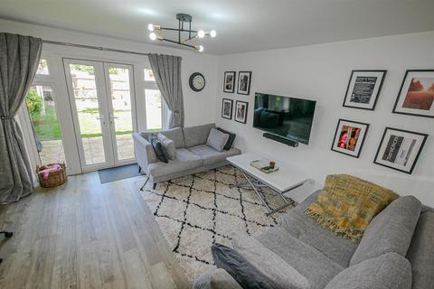 61 Bonners Mead, Benson, Wallingford, OX10 6EU
