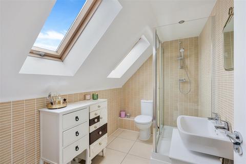 4 Winter Close, Epsom, KT17 1AH
