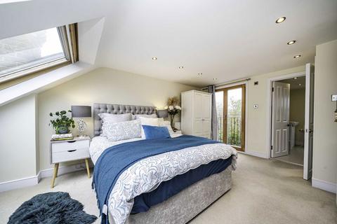 38 Windsor Road, Teddington, TW11 0SF