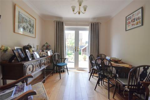 2 Alberta Drive, Smallfield, Horley, RH6 9QU