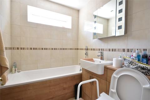 2 Alberta Drive, Smallfield, Horley, RH6 9QU