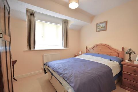 2 Alberta Drive, Smallfield, Horley, RH6 9QU