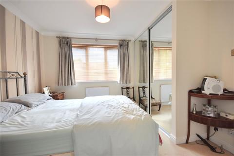 2 Alberta Drive, Smallfield, Horley, RH6 9QU