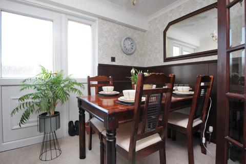 369 Braehead, Alexandria, G83 9NG