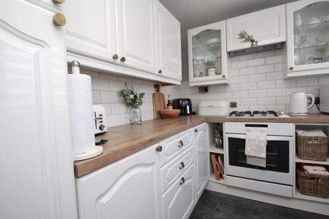 369 Braehead, Alexandria, G83 9NG