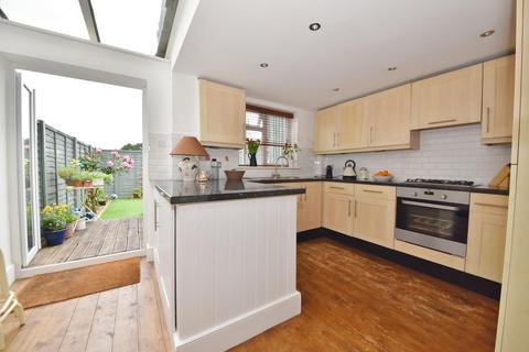 67 Andover Road, Twickenham, TW2 6PD