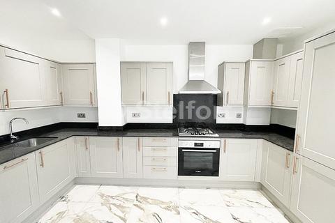 5 bedroom terraced house for sale, Squires Lane, London, N3