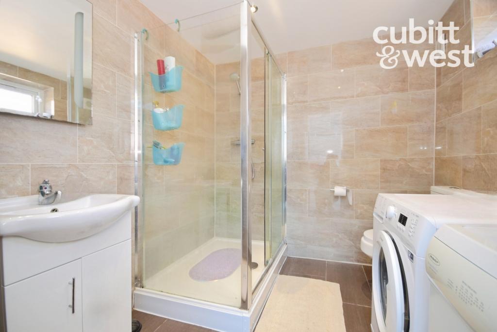 Downstairs Shower...