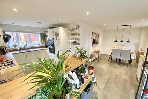 4 bedroom detached house for sale, Murrell Way, Shrewsbury