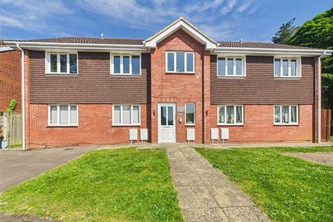 Flat 4, 20 Parkside Close, Churchdown, Gloucester, GL3 1JR