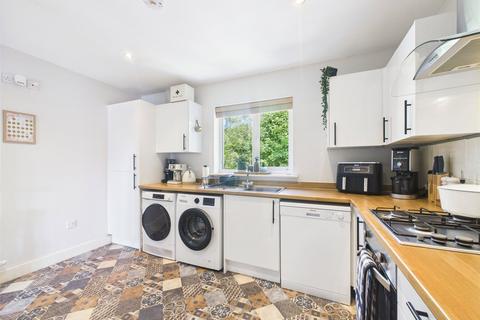 Flat 4, 20 Parkside Close, Churchdown, Gloucester, GL3 1JR