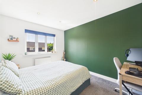 Flat 4, 20 Parkside Close, Churchdown, Gloucester, GL3 1JR