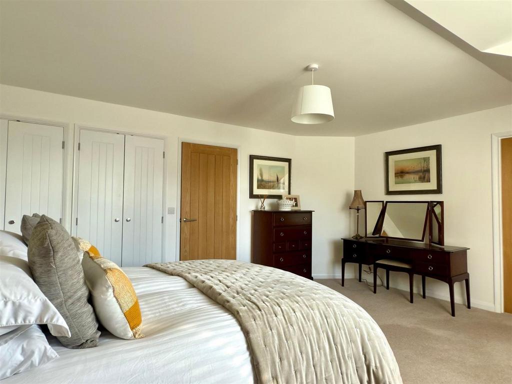 Master Bedroom.jpg