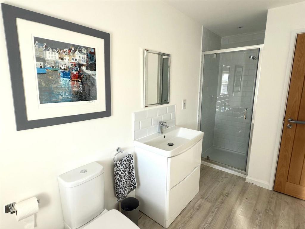 Main Bathroom Shower.jpg