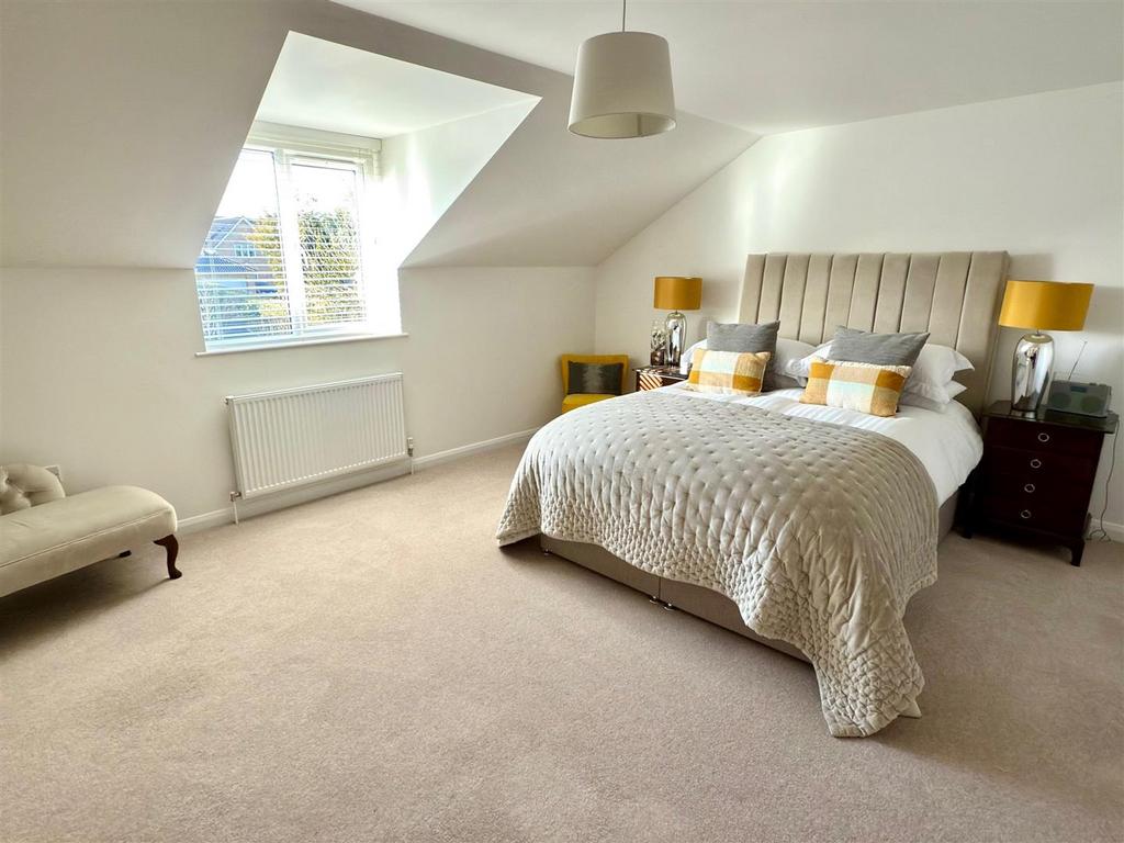 Bed 1.jpg