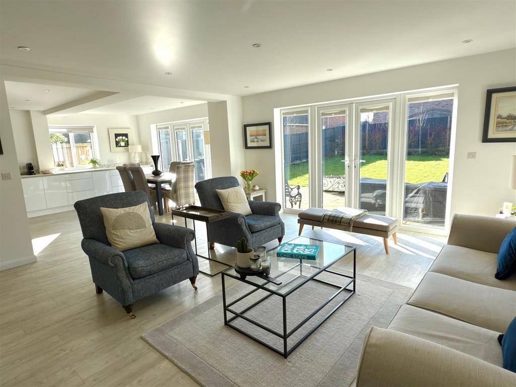 Open Plan Lounge To Kitchen.jpg