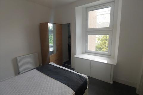 3 bedroom flat to rent, Union Place, West End DD2