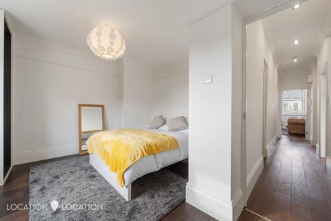 2 bedroom flat for sale, Clissold Crescent, London, N16