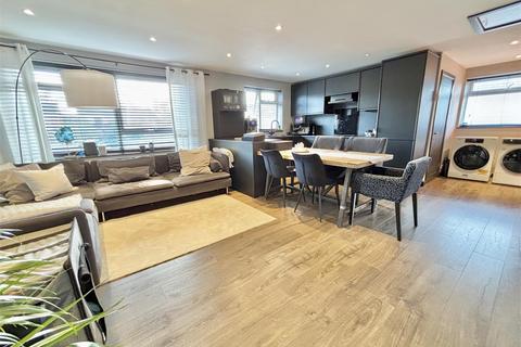 19a Dacombe Close, Upton, Poole, BH16 5JP