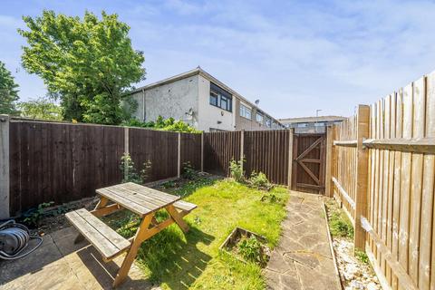 4 Melrose Close, Hayes, UB4 0AZ