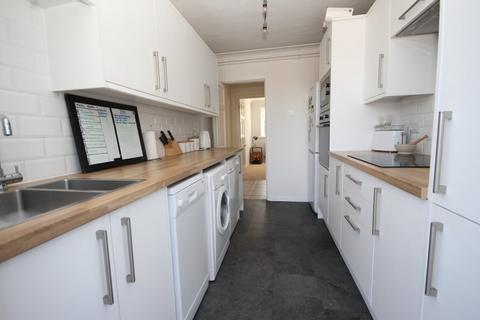 2 bedroom ground floor flat for sale, Winston Avenue, Branksome, BH12
