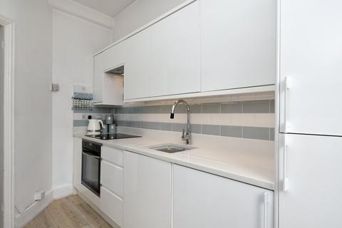 22a Lifstan Way, Southend-on-sea, SS1 2YA