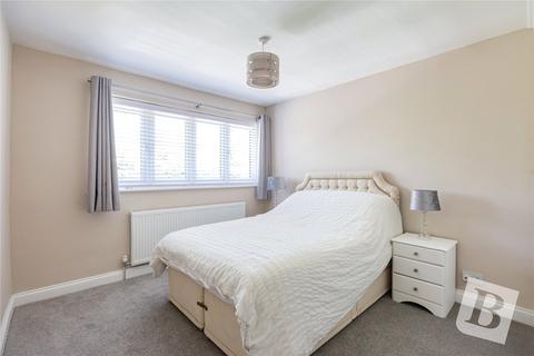 10 Cornwall Close, Hornchurch, RM11 3HA