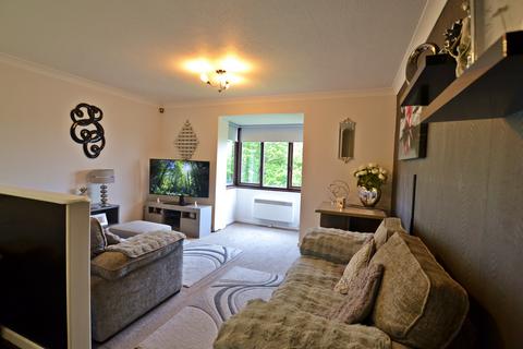 2 bedroom flat to rent, Hattersfield Close, Belvedere DA17