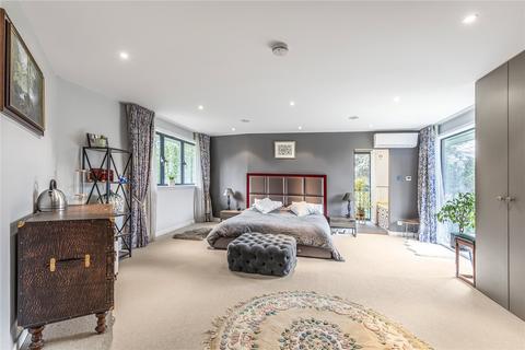 Close House Bute Avenue, Richmond, TW10 7AX