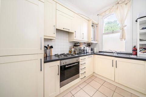 2 bedroom flat to rent, Sandrock Road, London SE13