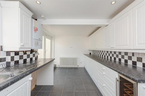 2 bedroom end of terrace house for sale, Church Road, Warton, Tamworth