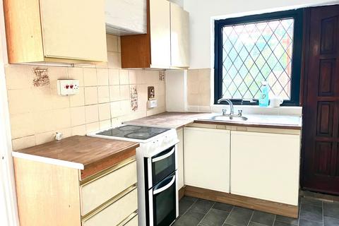 3 bedroom semi-detached house for sale, Aylestone Drive, Leicester LE2